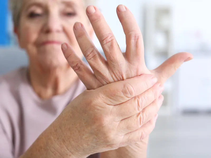 How Sovereign Light Chiropractic treats bursitis in Suwanee