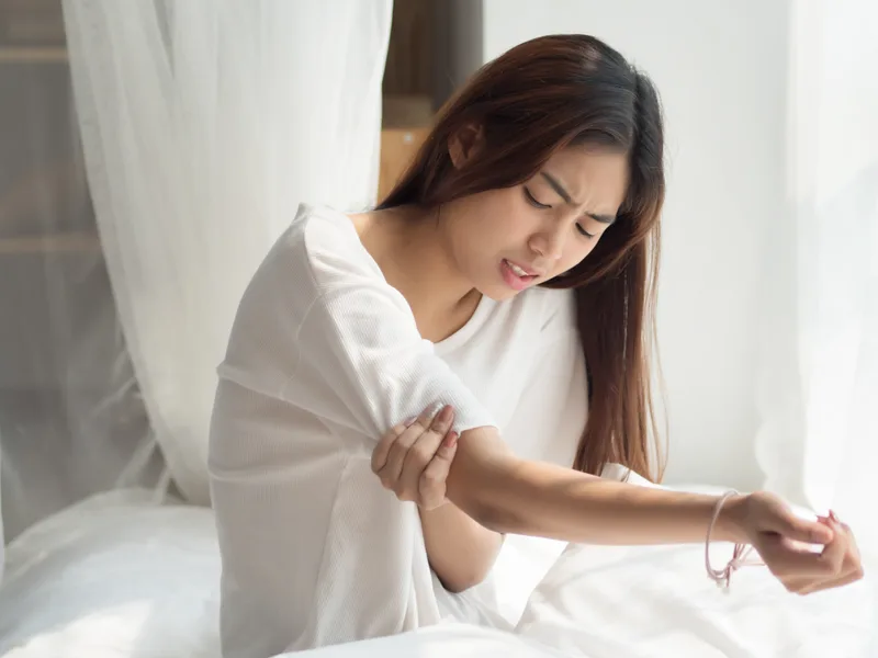 How Sovereign Light Chiropractic treats elbow pain in Suwanee