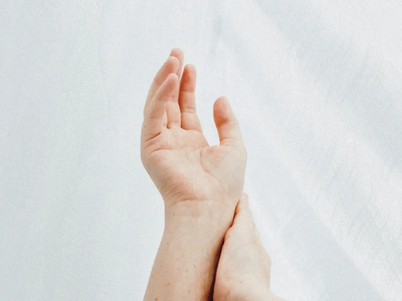 How Sovereign Light Chiropractic treats neuropathy in Suwanee