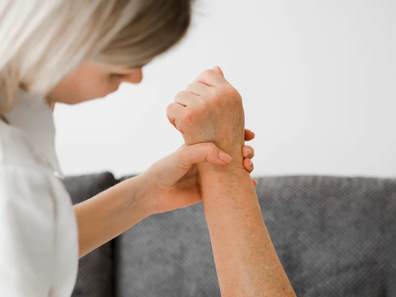 Chiropractic care for neuropathy at Sovereign Light Chiropractic in Suwanee