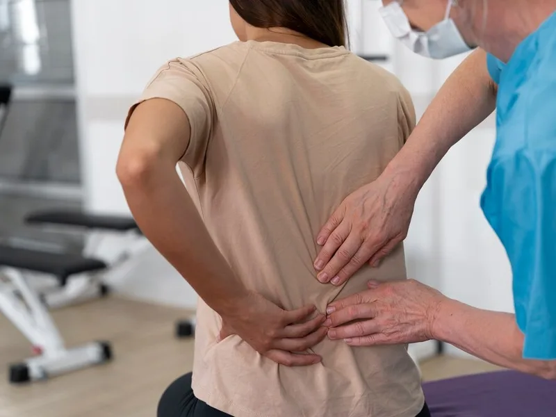 How Sovereign Light Chiropractic treats sciatica in Suwanee